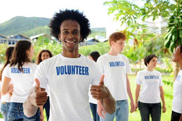 70% of wealthy parents make their children volunteer 10 hours or more a month